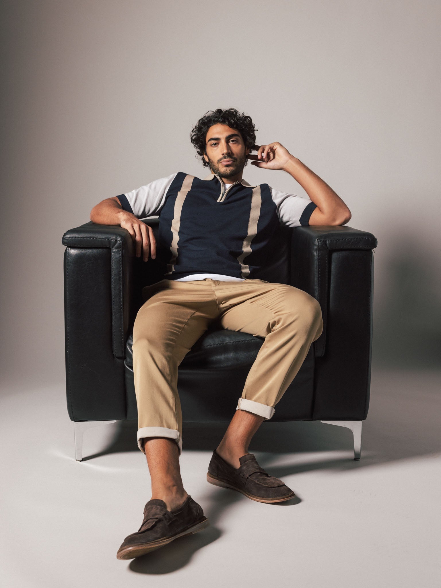 Modelshot / Navy / Detail